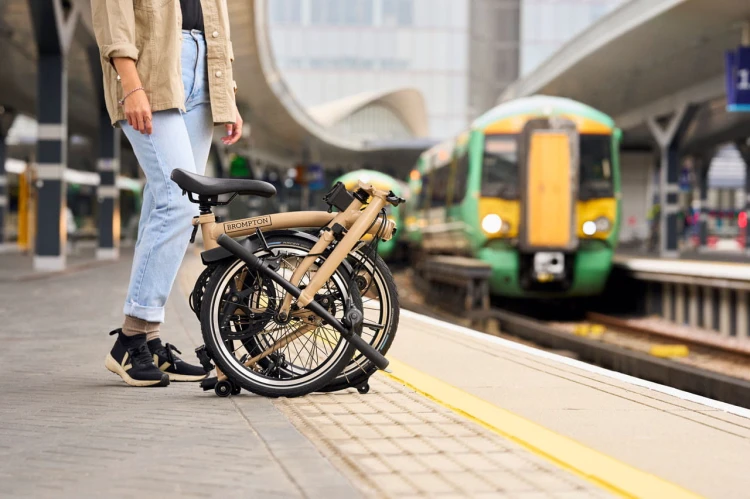 C Line Dune Sand złożony pociąg.jpg