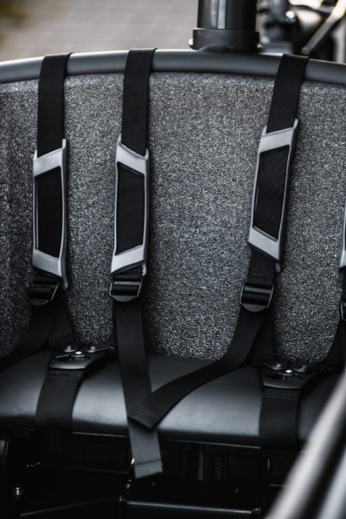 Urban Arrow Family - lawka z pasami (2x3)-h1000.jpg