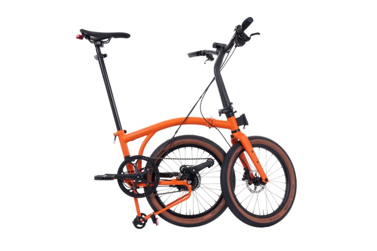 G Line Adventure Orange_bez_bagażnika_złożone_koło.jpg